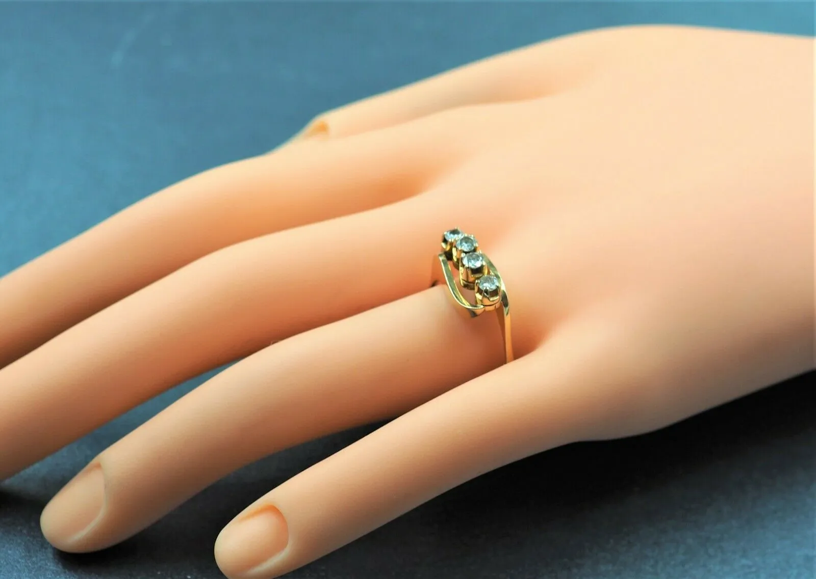 14ct Yellow Gold Diamond Ring