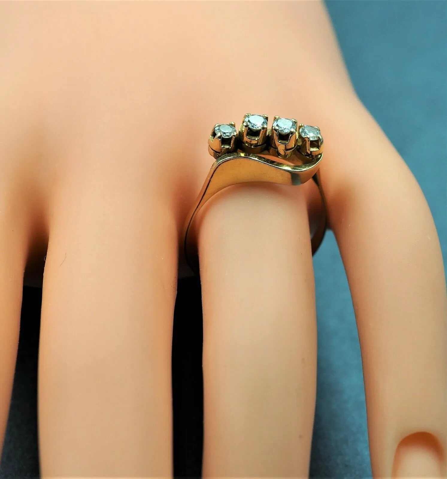14ct Yellow Gold Diamond Ring