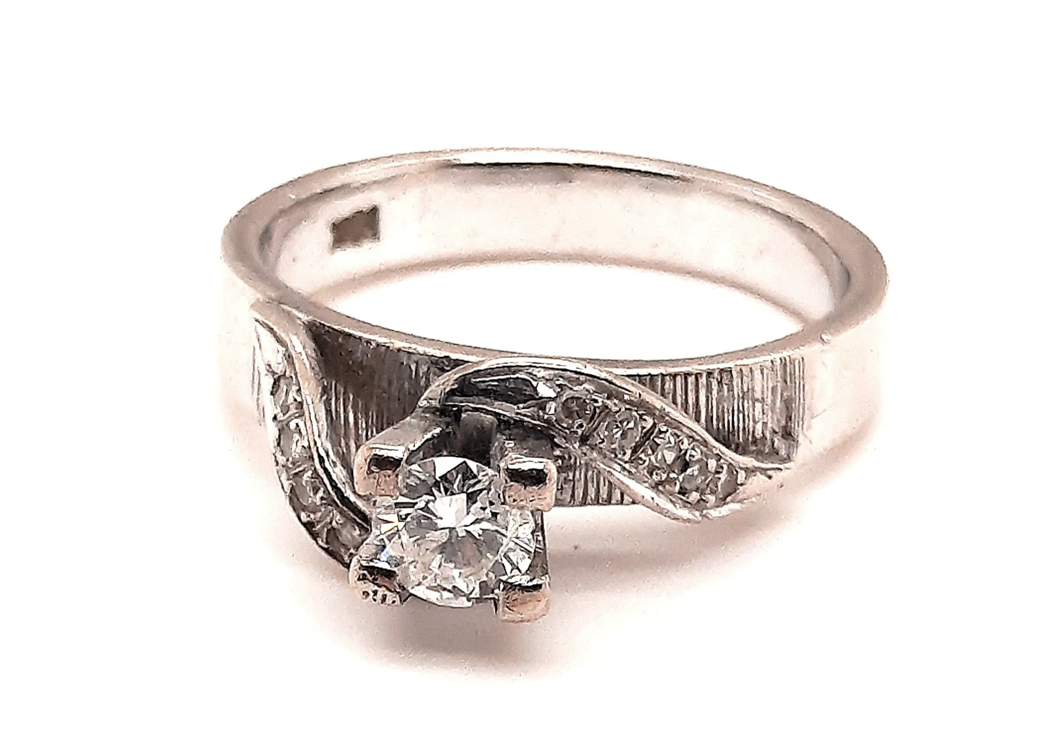 18ct White Gold Diamond Ring