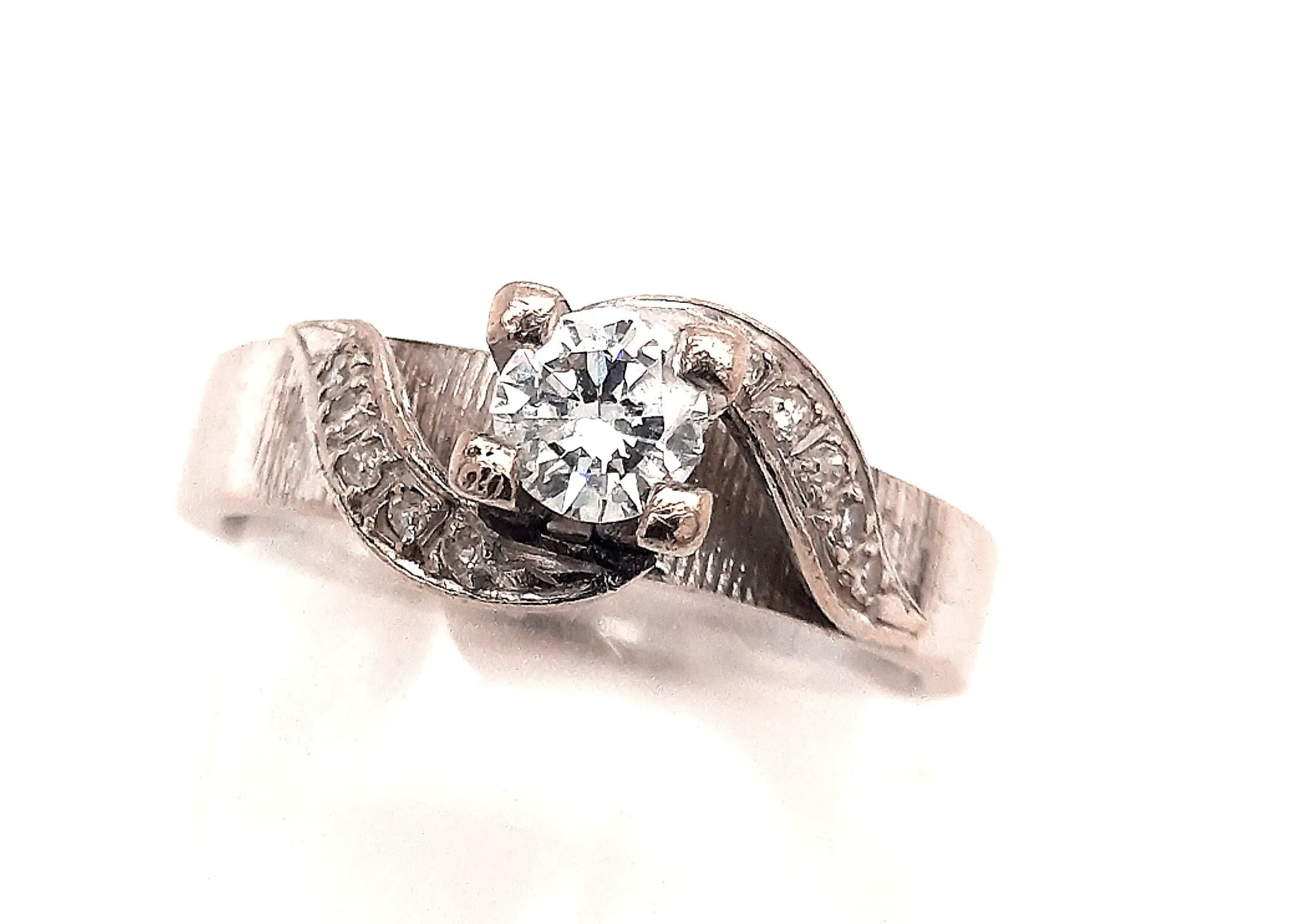 18ct White Gold Diamond Ring