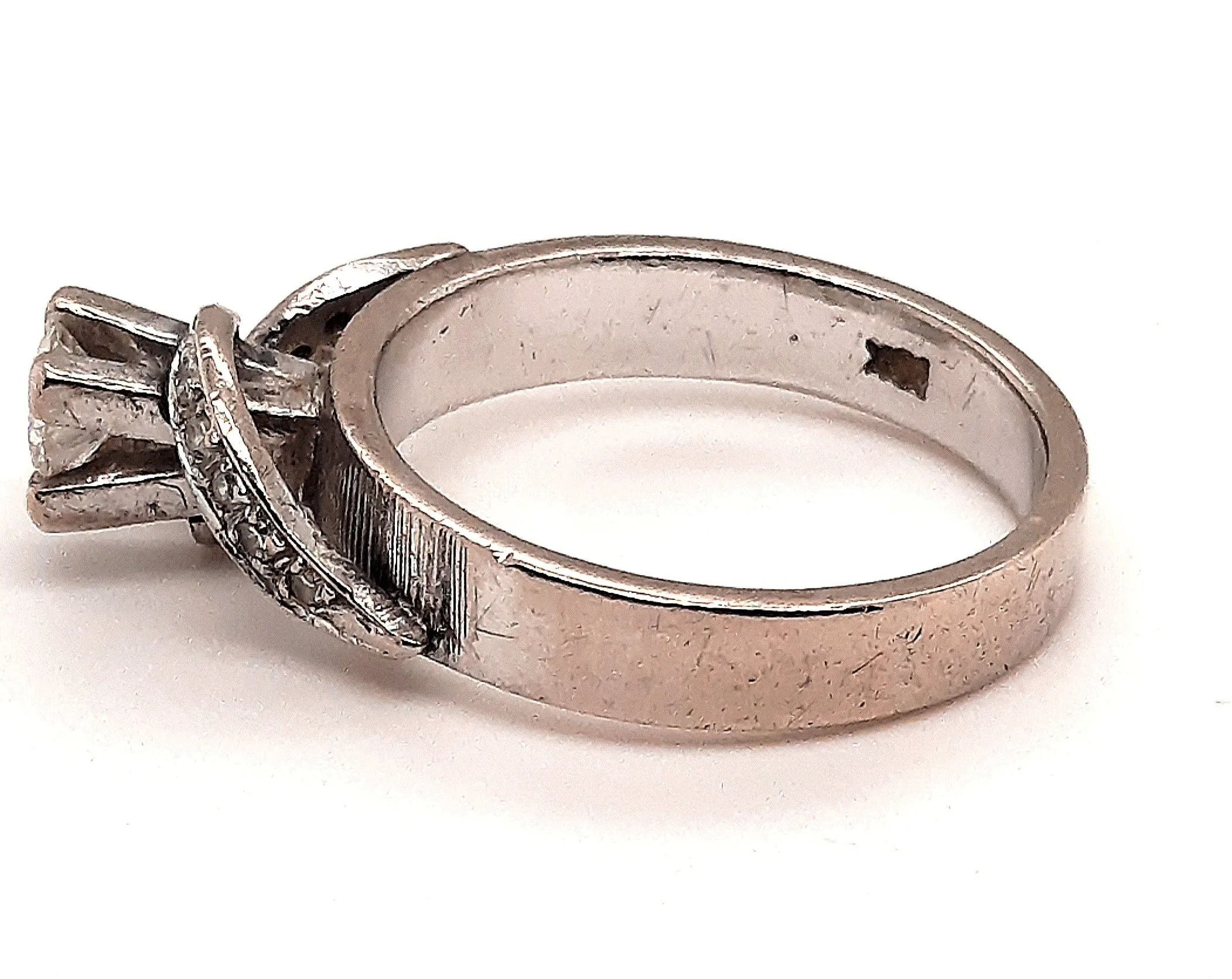 18ct White Gold Diamond Ring