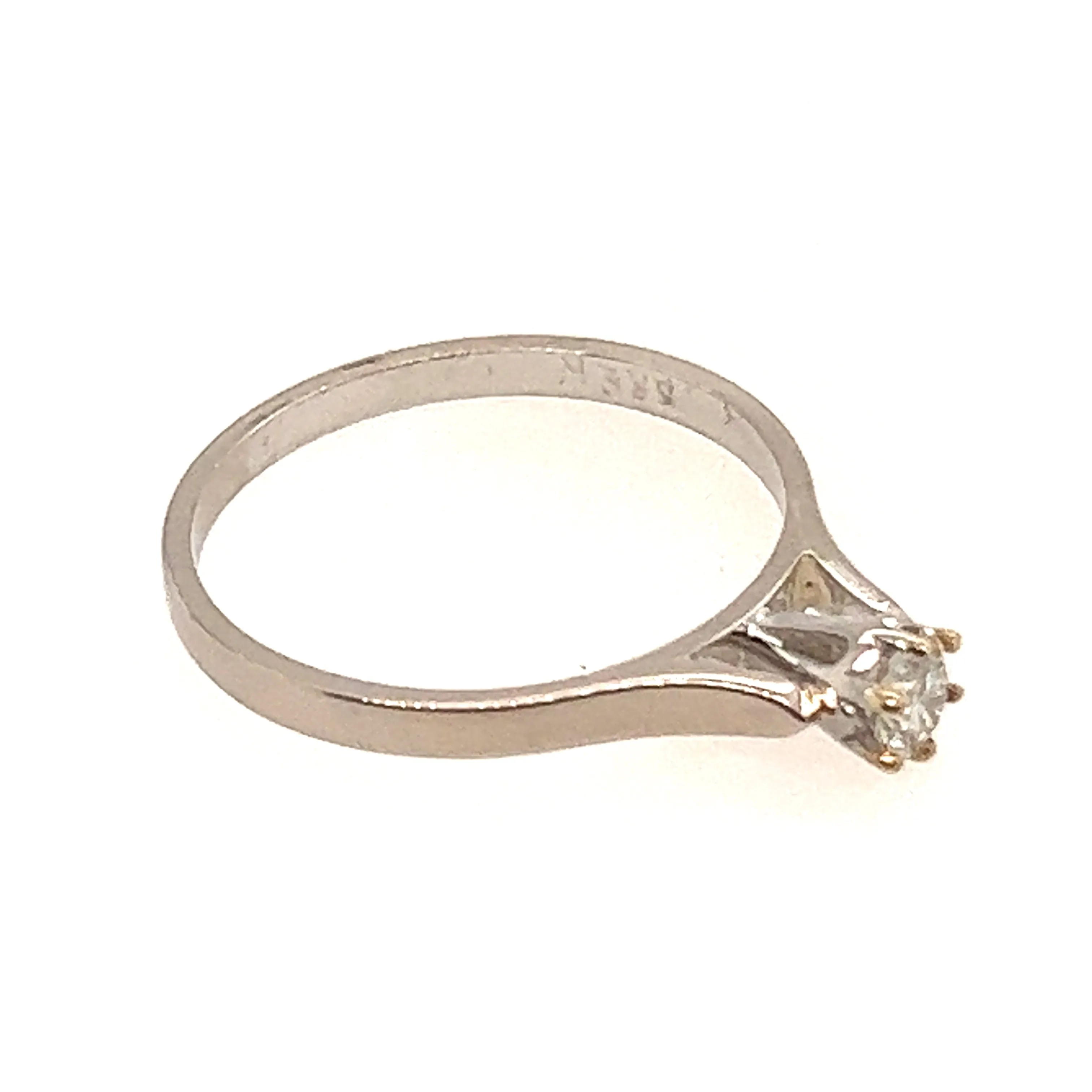 18ct White Gold Solitaire Diamond Ring