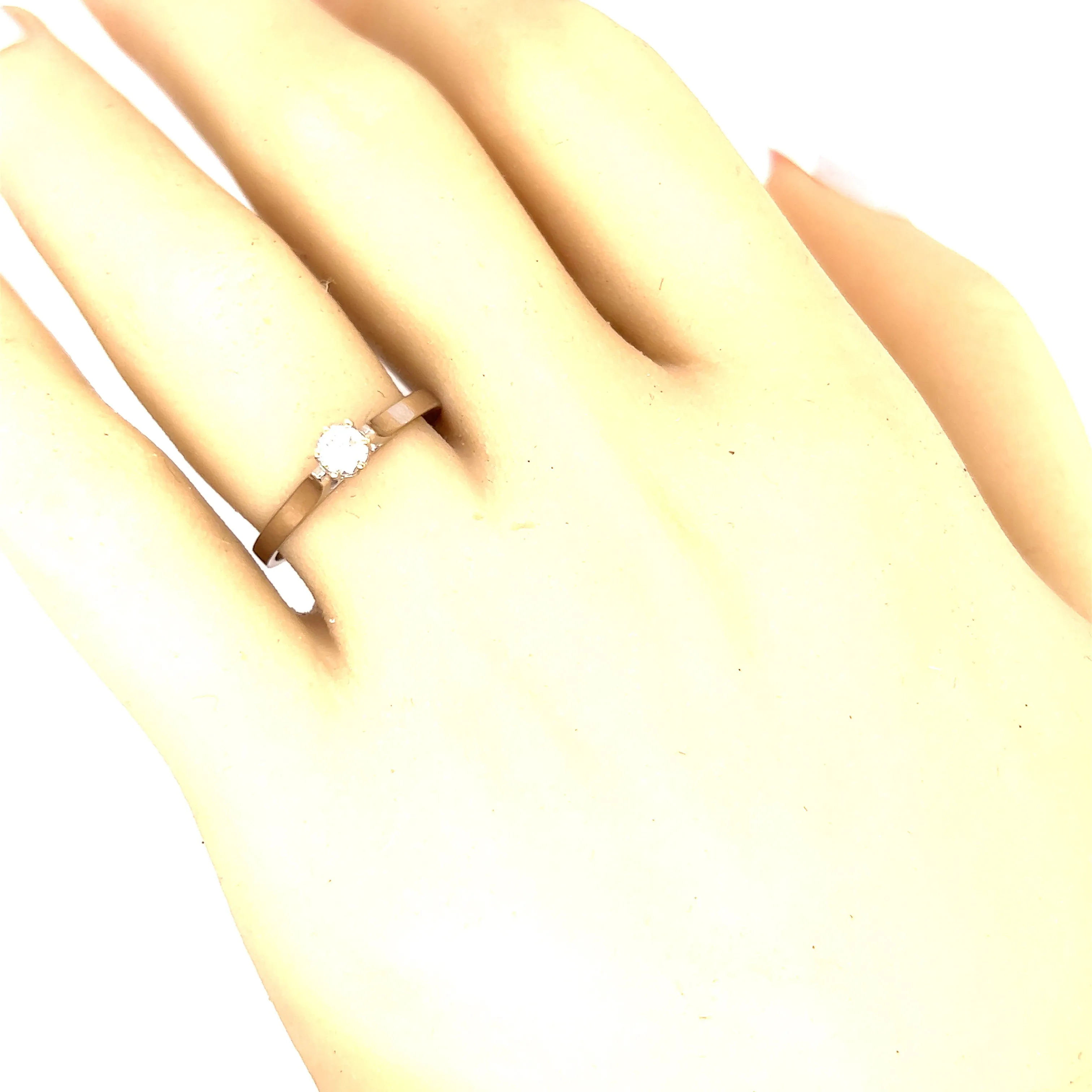 18ct White Gold Solitaire Diamond Ring