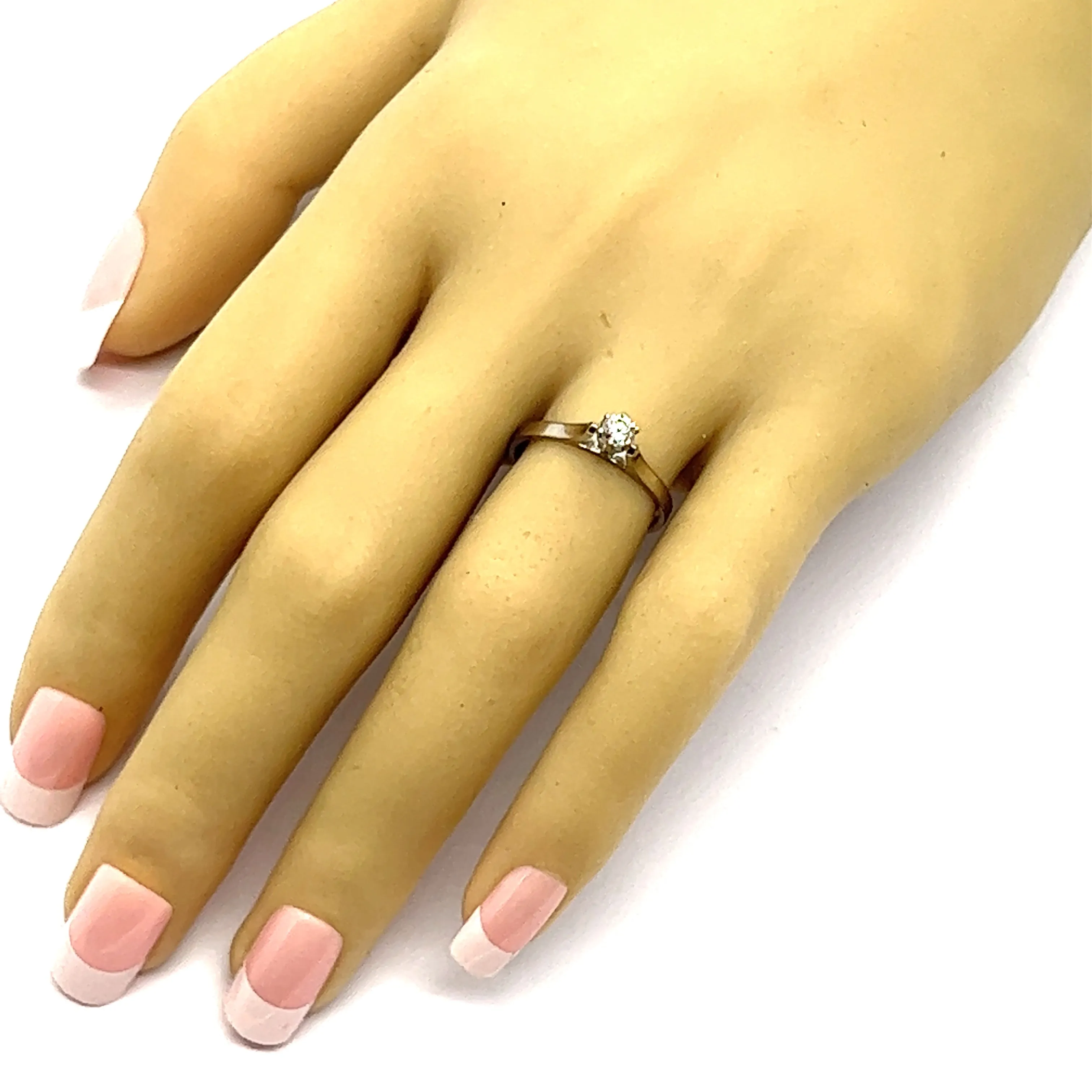 18ct White Gold Solitaire Diamond Ring