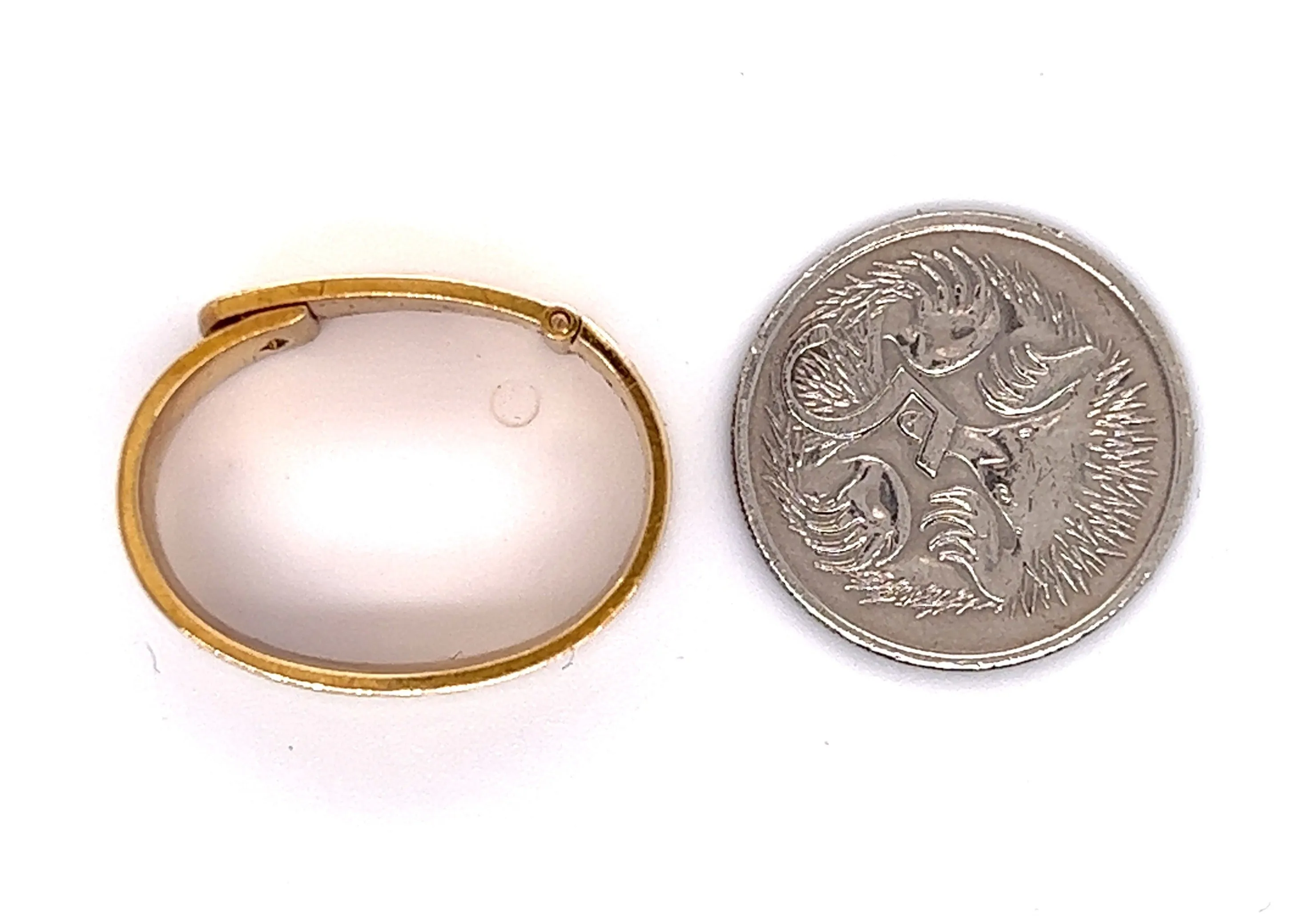18ct Yellow Gold Hinged Oval Ring with Blue & White Enamel