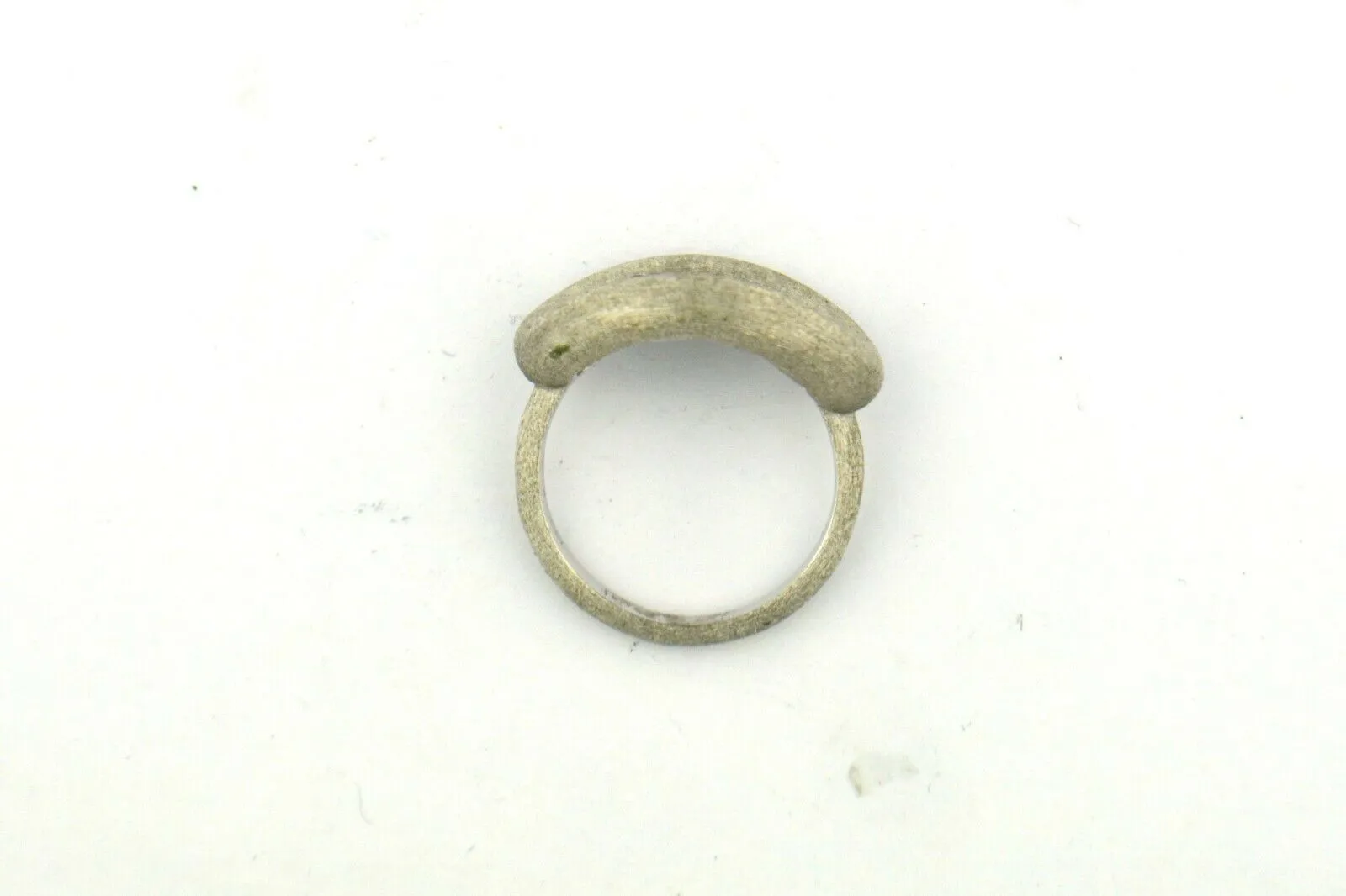18KW Gold Nanis .31cttw Ceylon Blue Sapphire Ring 8 grams .31cttw Size 7.5