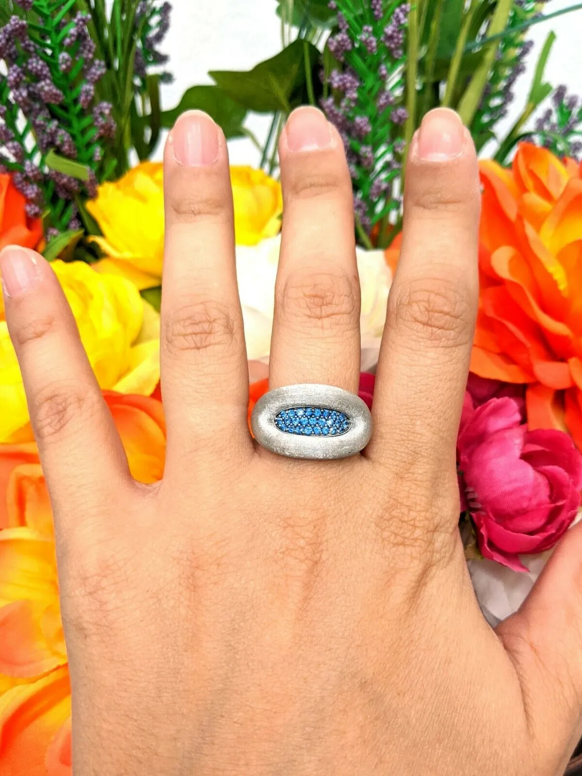 18KW Gold Nanis .31cttw Ceylon Blue Sapphire Ring 8 grams .31cttw Size 7.5