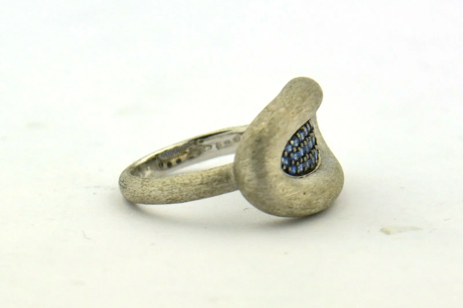18KW Gold Nanis .31cttw Ceylon Blue Sapphire Ring 8 grams .31cttw Size 7.5