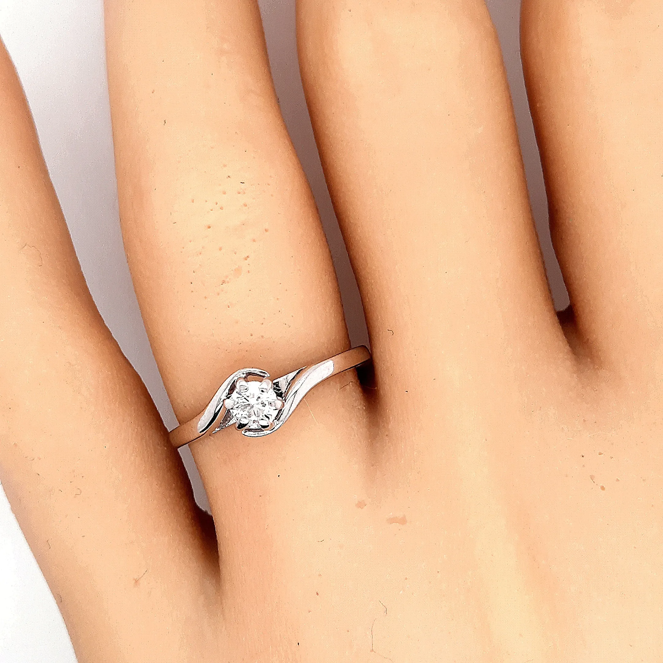9ct White Gold Diamond .20ct Solitaire Ring