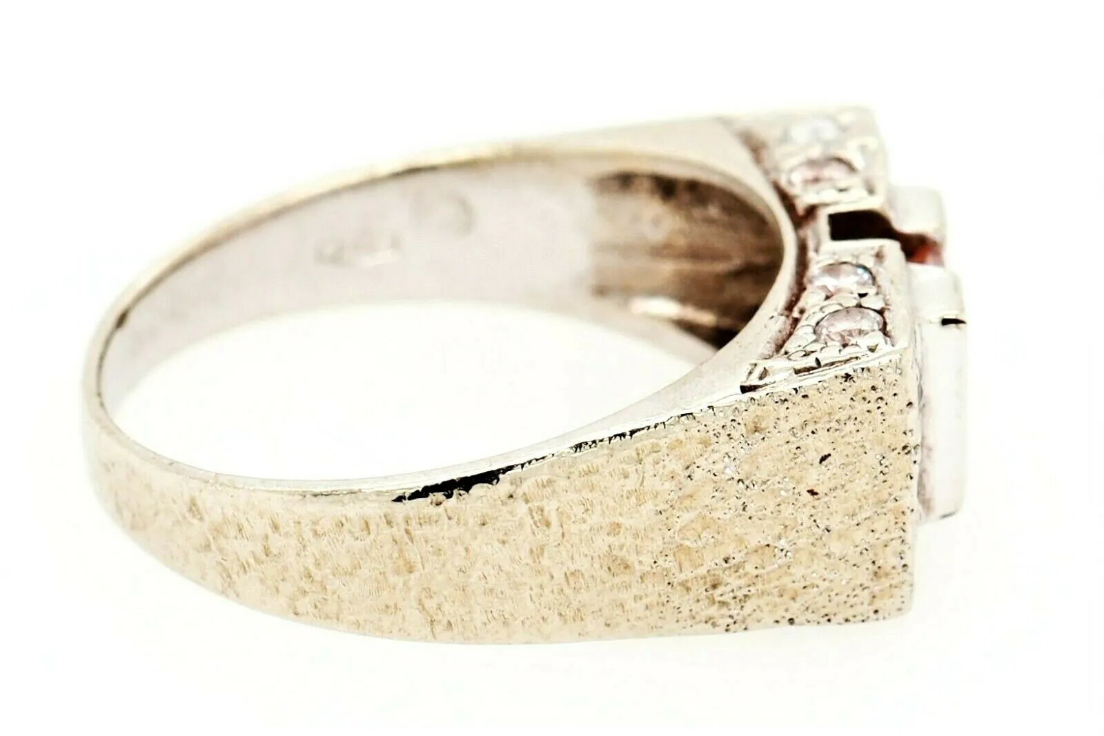 9ct White Gold Pink & White Cubic Zirconia Ring