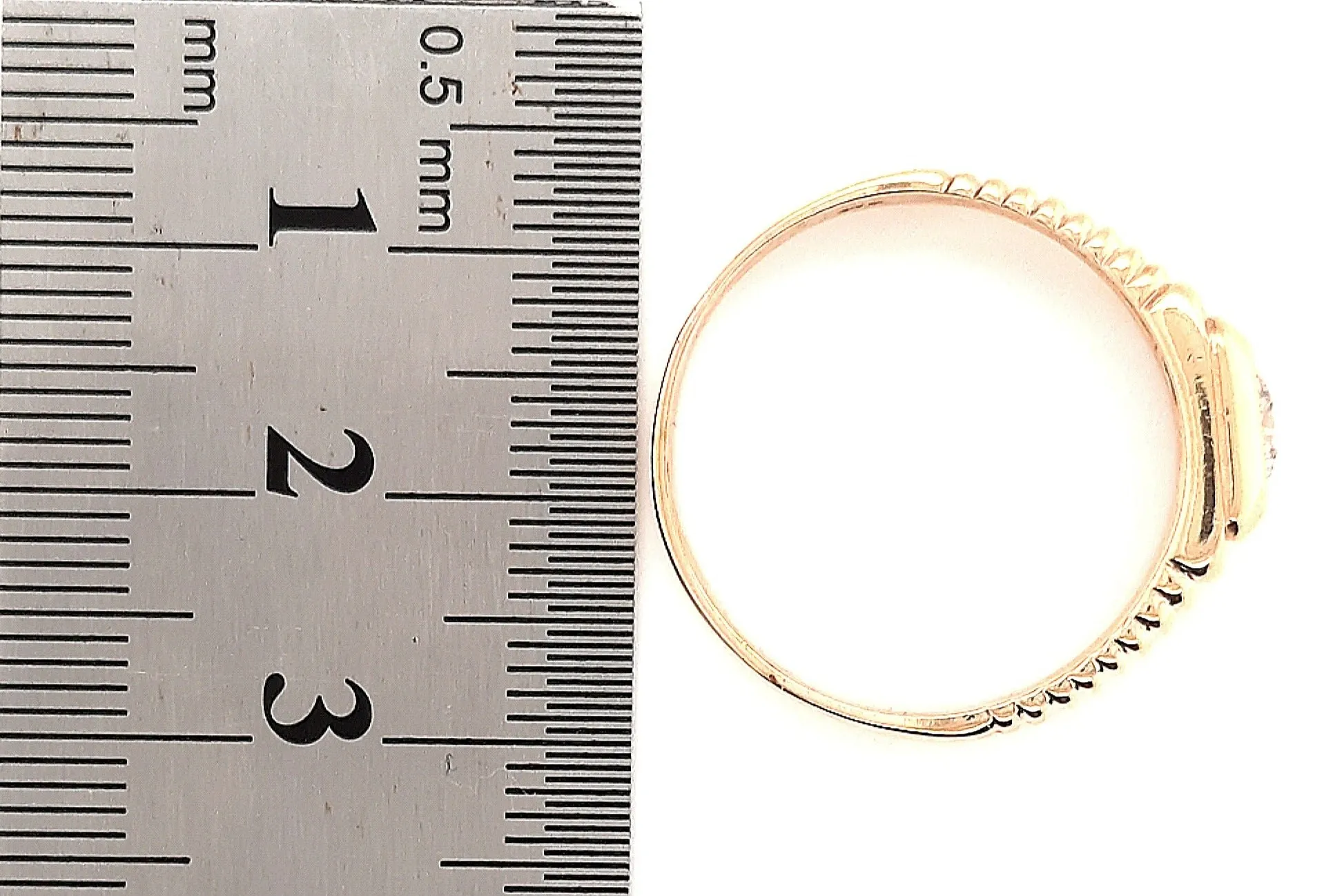 9ct Yellow Gold & Cubic Zirconia CZ Ring with Patterned Shoulders
