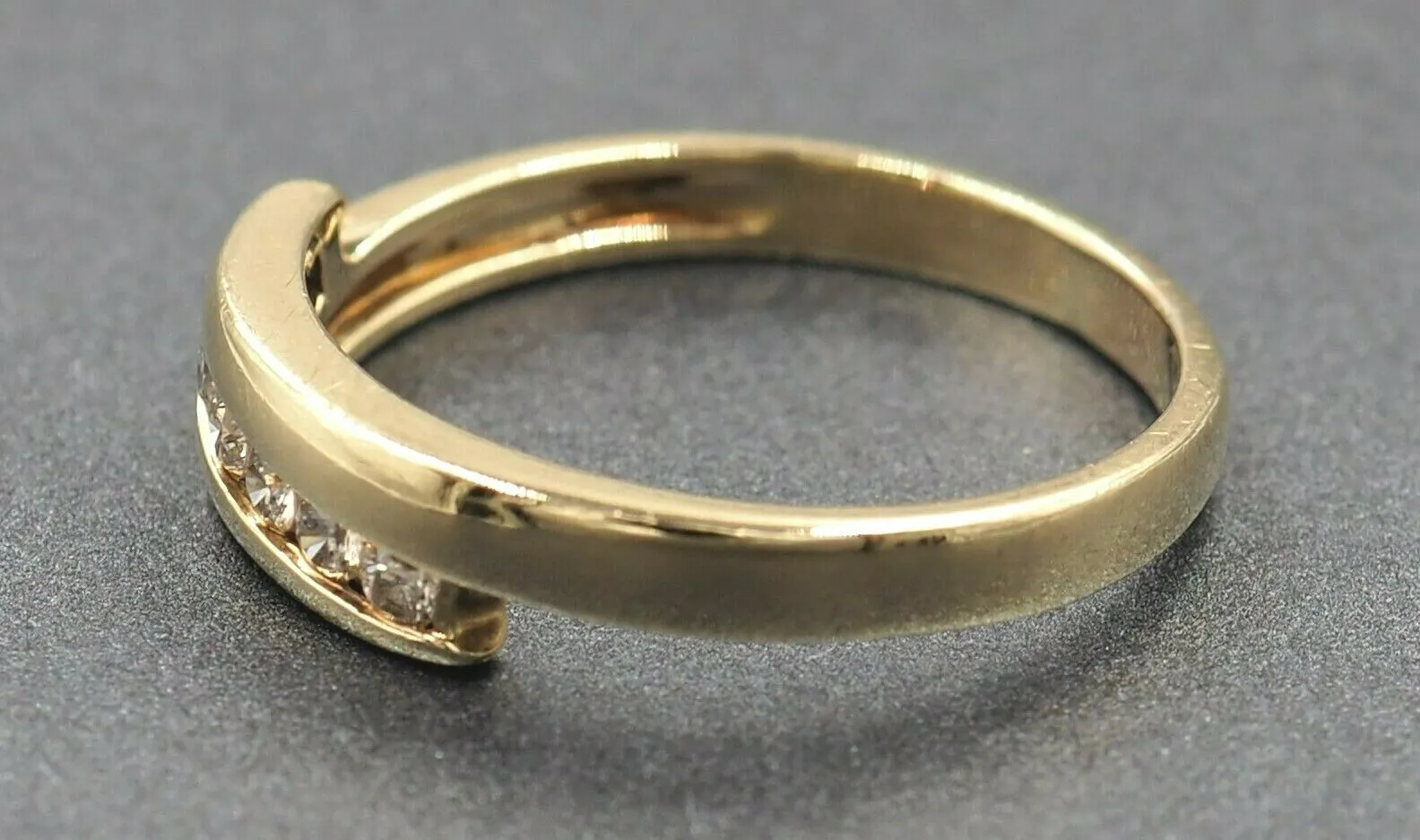 9ct Yellow Gold Diamond Cross Over Ring