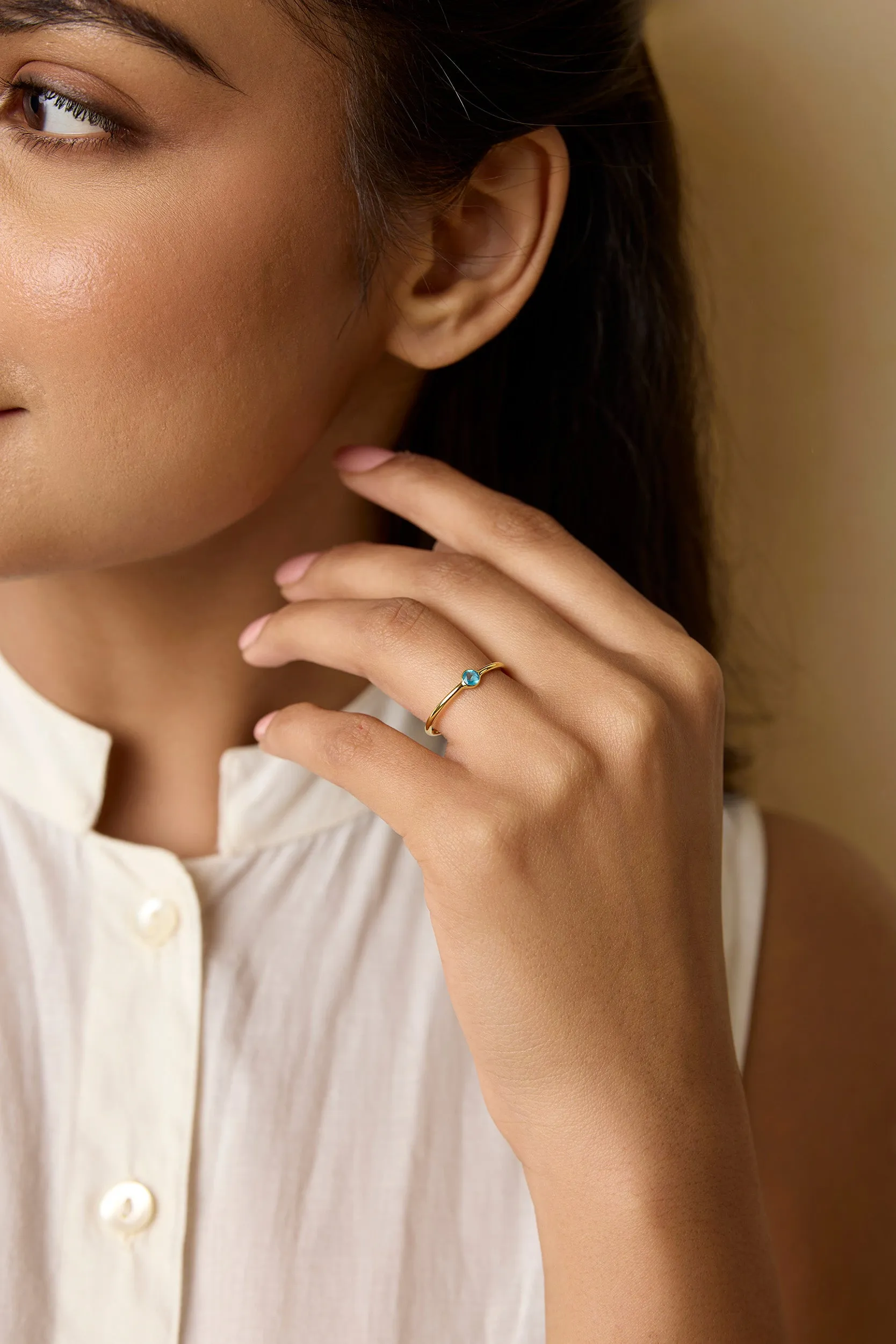 Banyan Dainty 18KT Gold Blue Apatite Ring