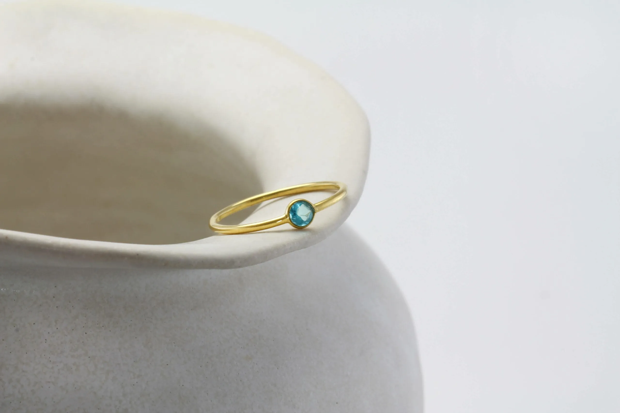 Banyan Dainty 18KT Gold Blue Apatite Ring