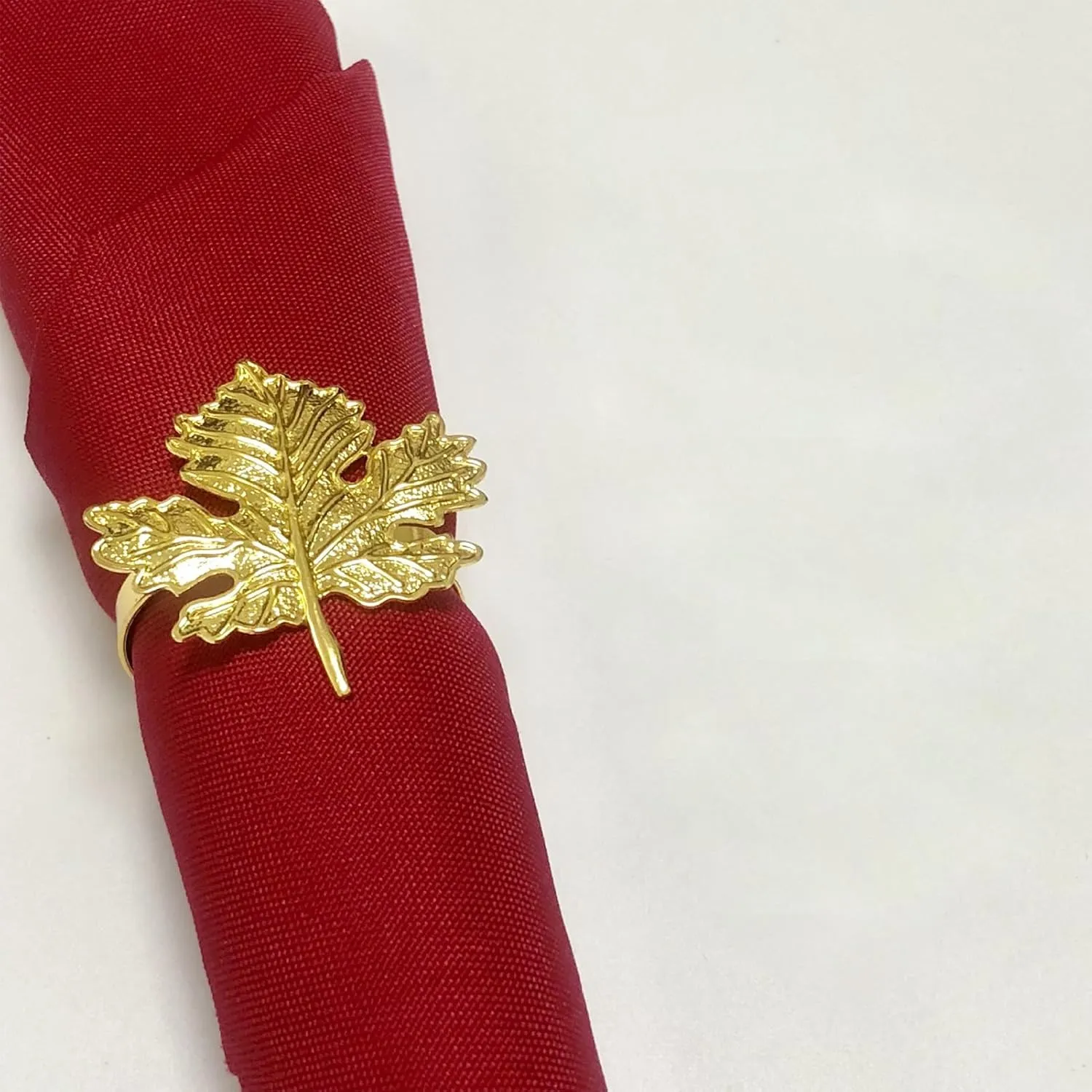 Fall Maple Leaf Napkin Ring Holder – Metal Serviette Buckle for Thanksgiving & Autumn Decor