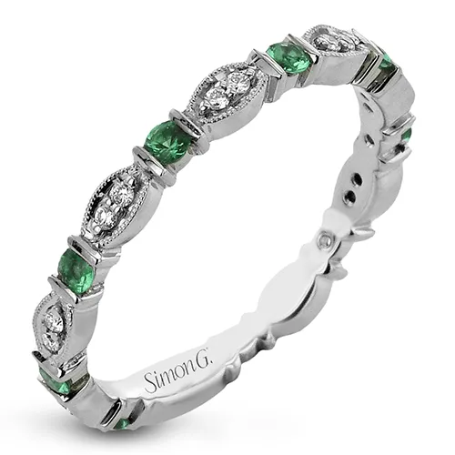 Fashion Ring in 18k Gold with Diamonds