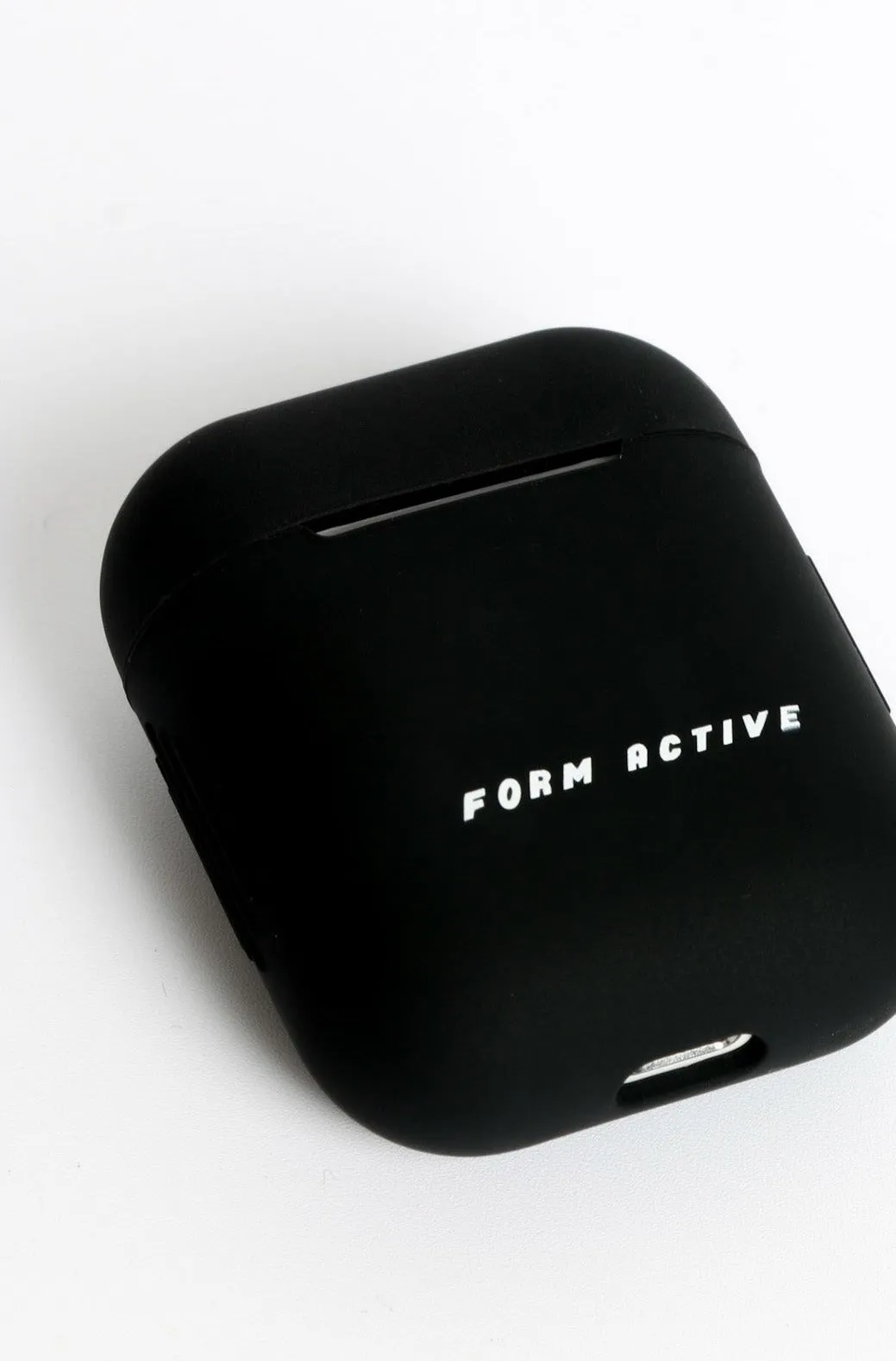 FORM EAR POD CASE BLACK