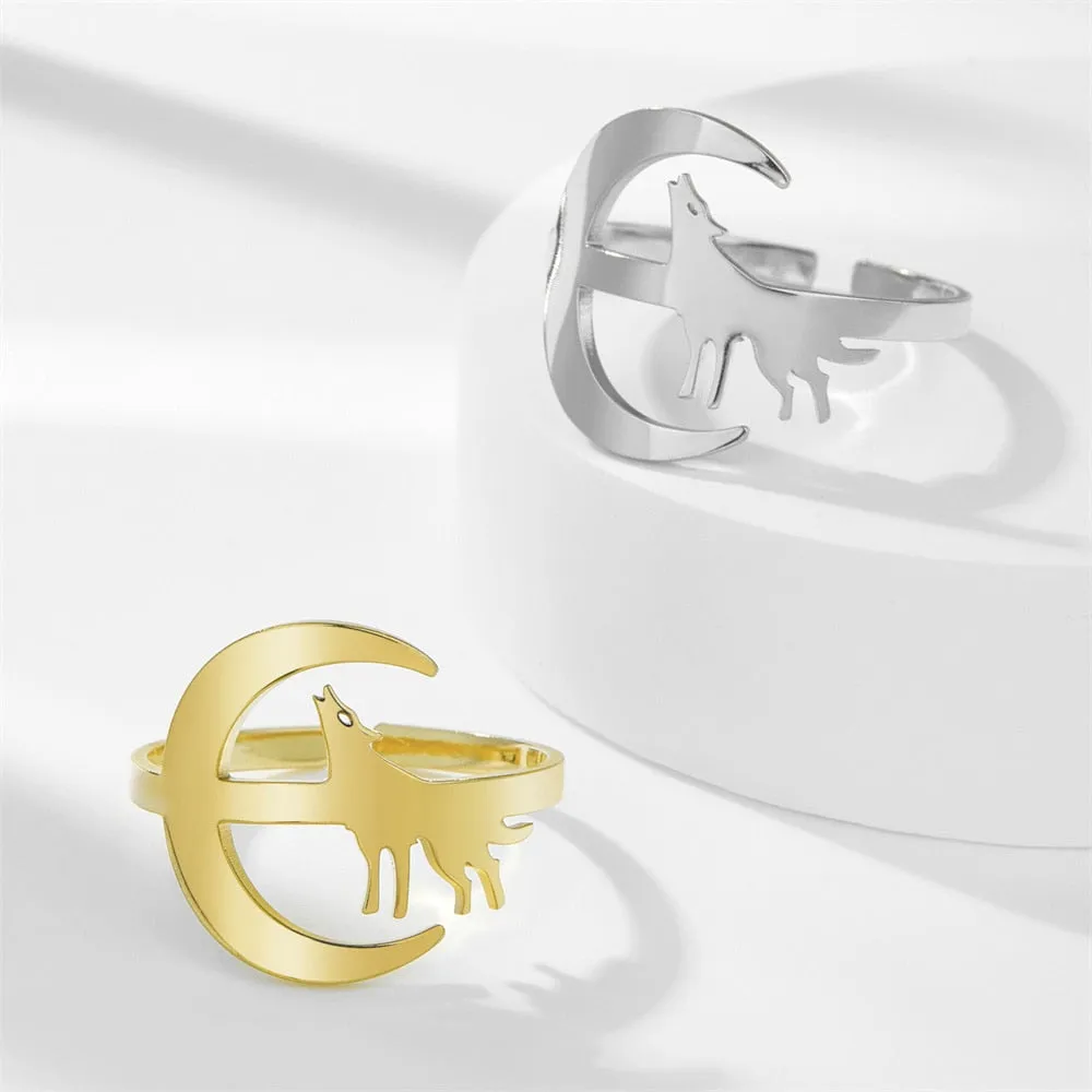 Howling Wolf Moon Ring