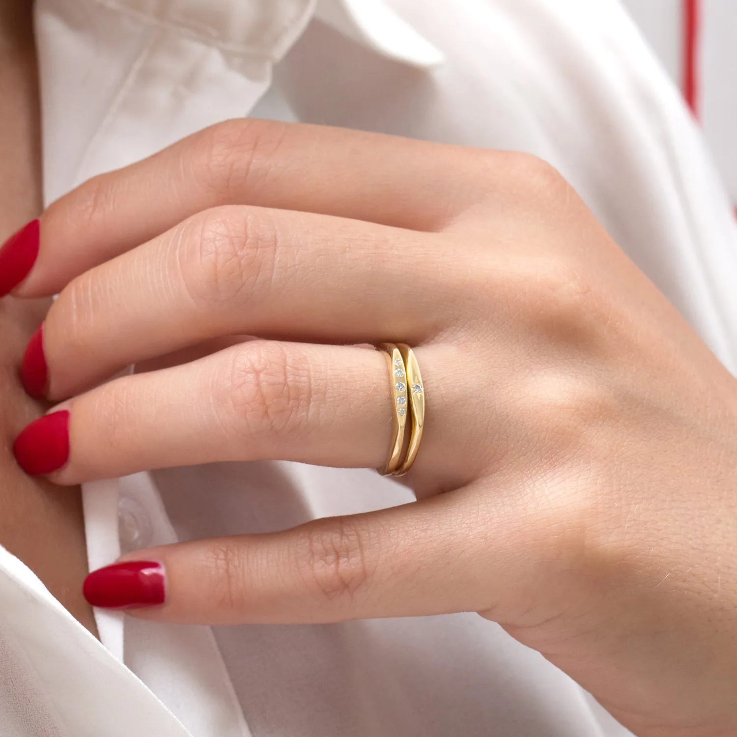 Jackie Gold Ring Five Diamonds