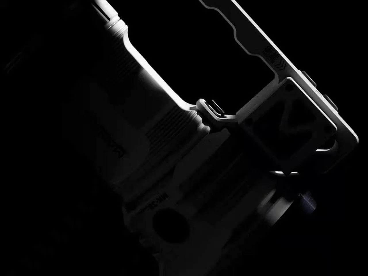 Manker MK38 Satellite (Power by 3x 21700 Batteries)