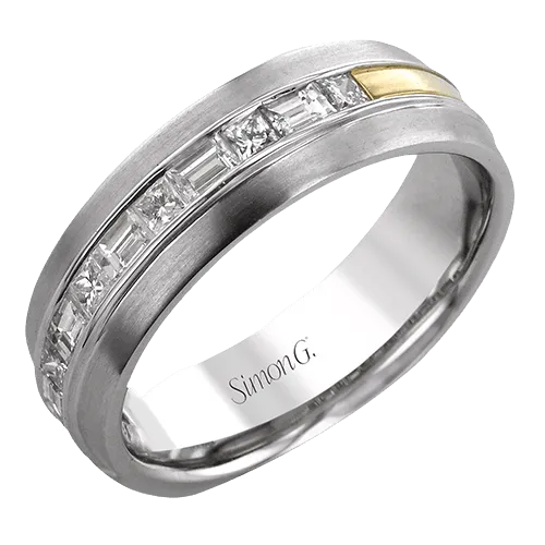 Men's Wedding Band in 14k Gold with Diamonds