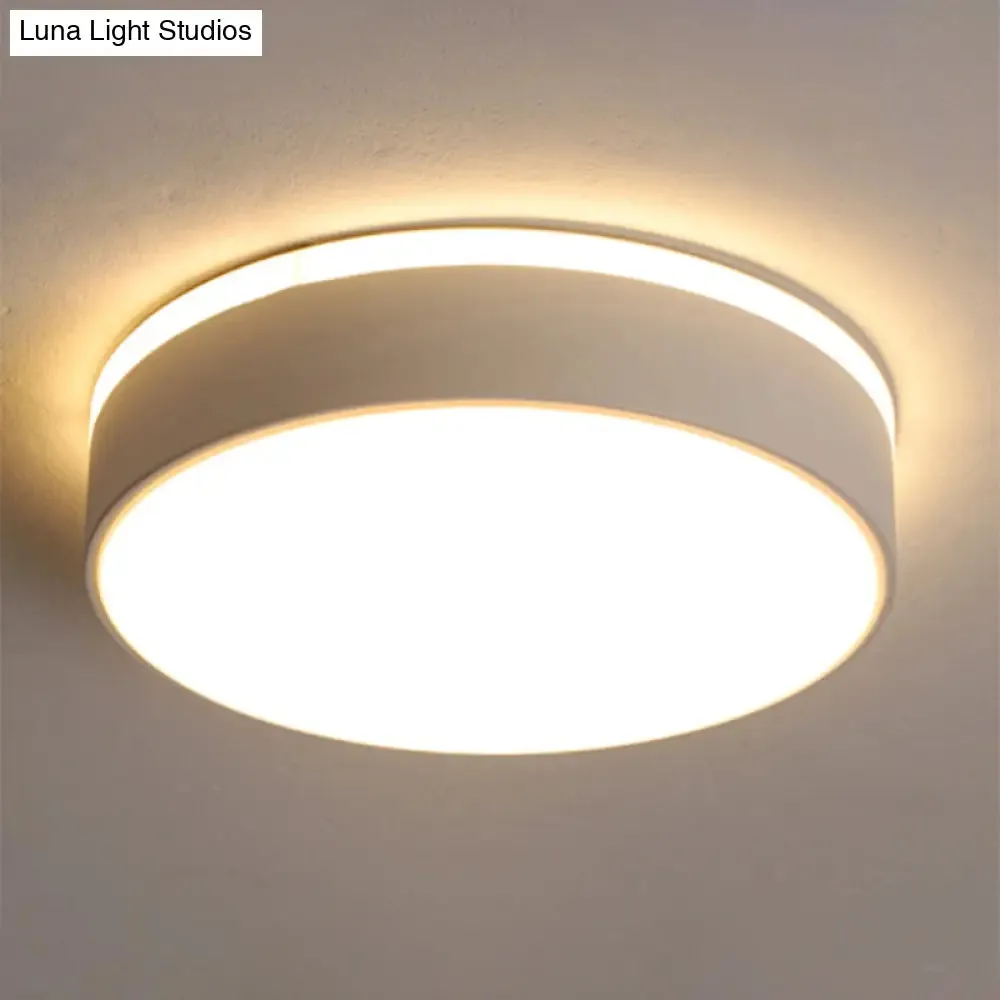Nordic Style LED Flush Mount Ceiling Light with Acrylic Diffuser for Small Corridors