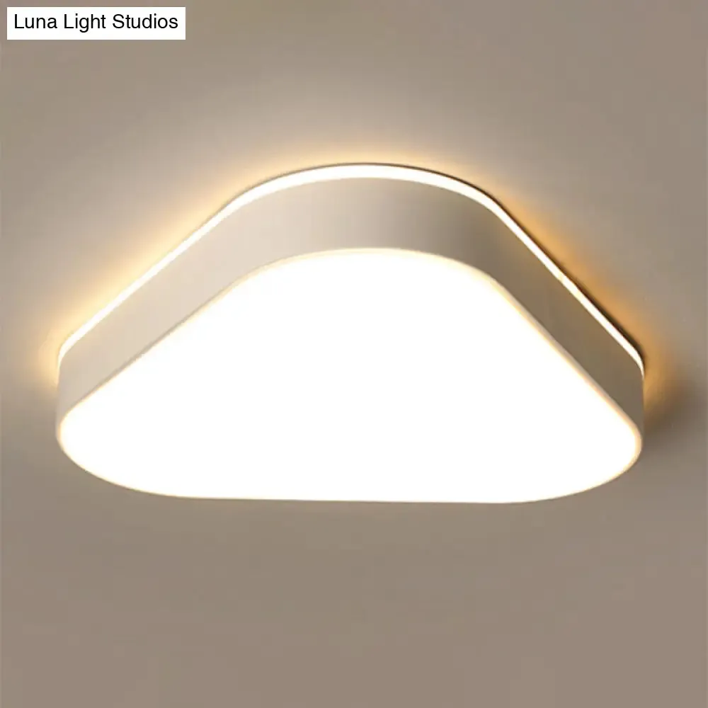Nordic Style LED Flush Mount Ceiling Light with Acrylic Diffuser for Small Corridors