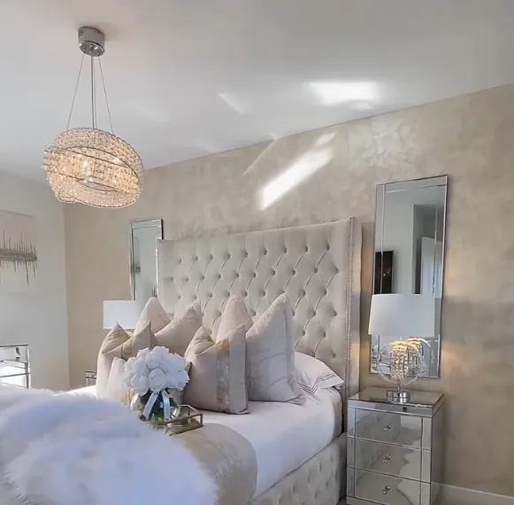 Rylight 6/8-Light Round Crystal Chandelier in Gold/Chrome Finish