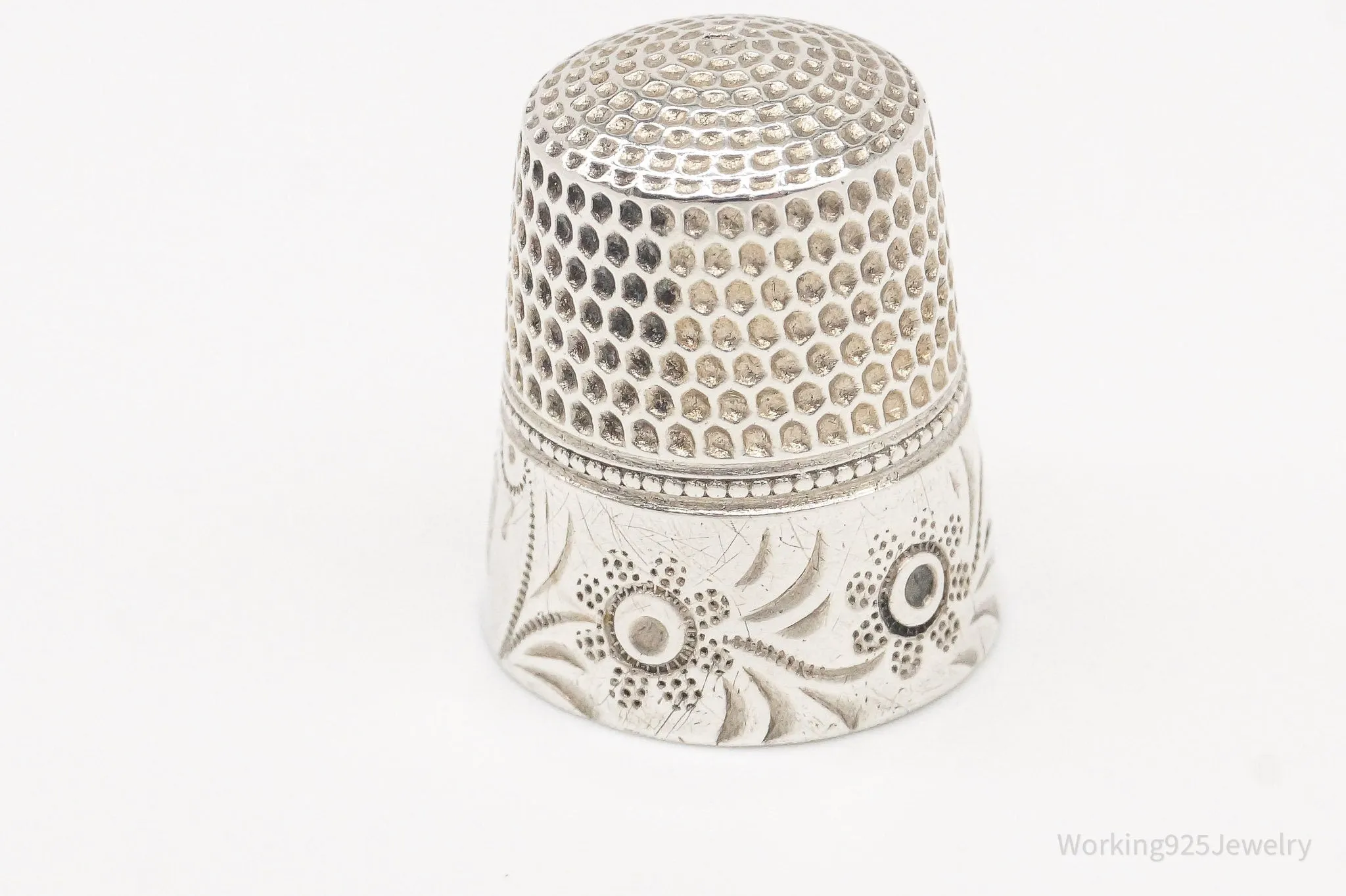 Victorian Antique Waite Thresher "W" Flowers Sterling Silver Thimble