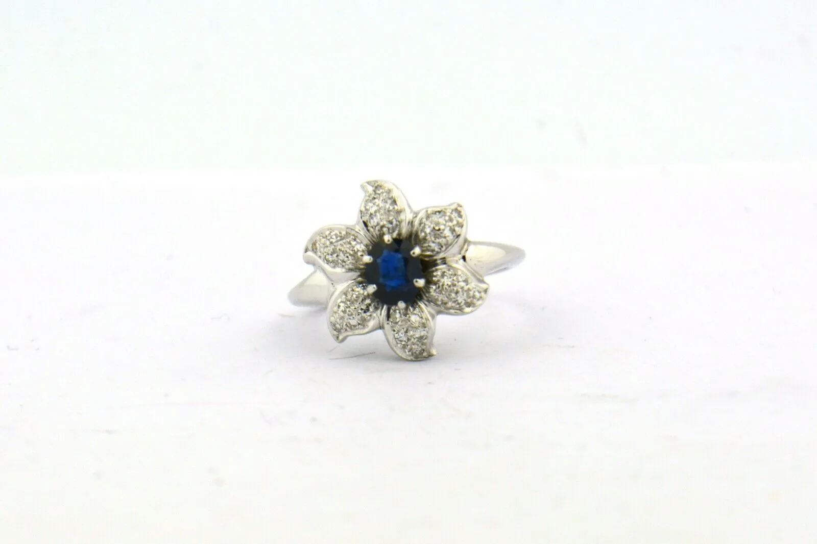 Vintage White Gold Blue Sapphire and Diamond Flower Ring 5 grams