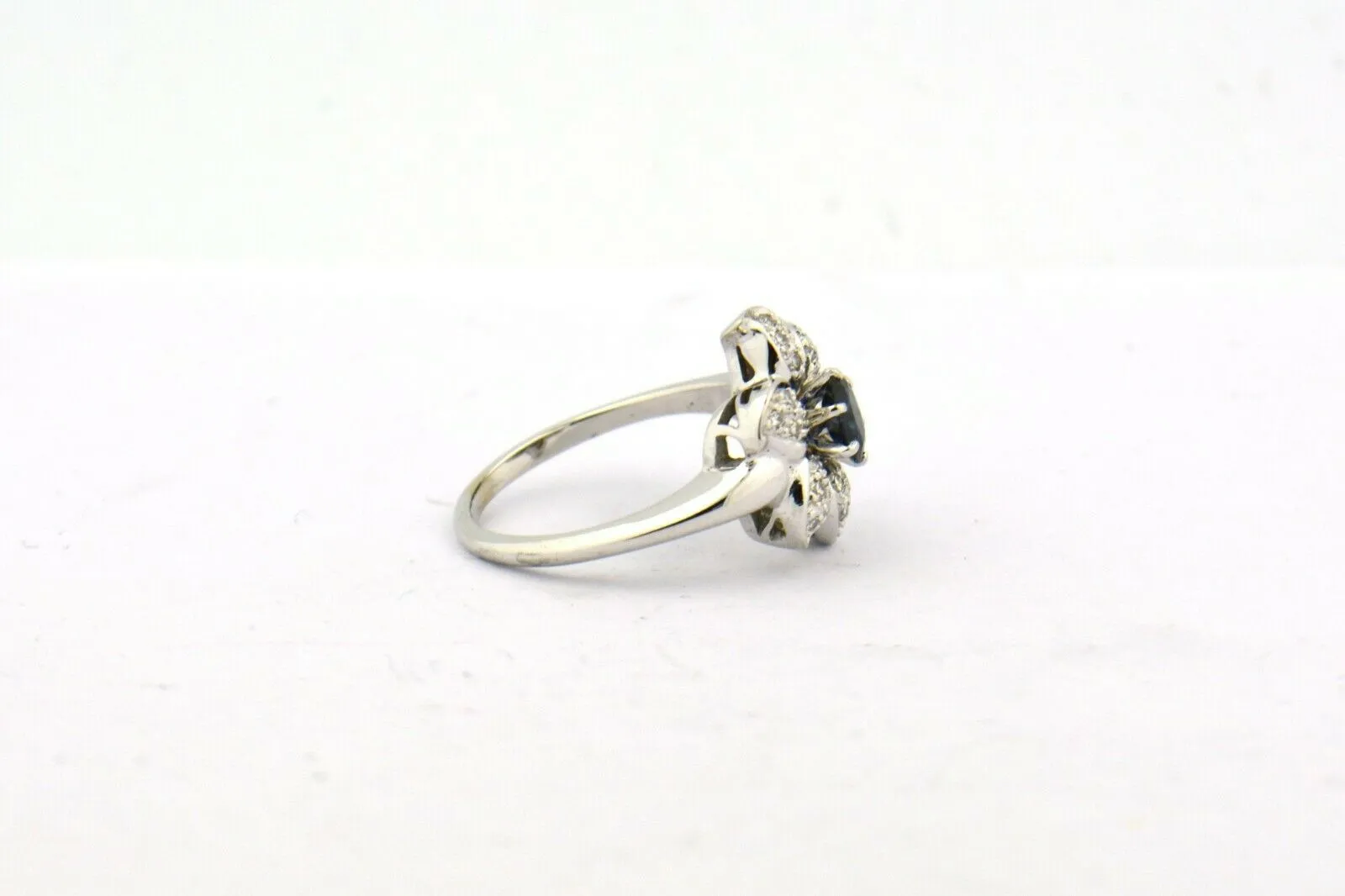 Vintage White Gold Blue Sapphire and Diamond Flower Ring 5 grams